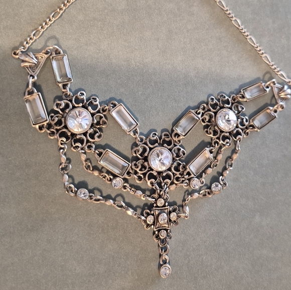 Elegant Silver Women's Necklace - Picture 1 of 7